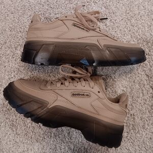 Reebok Men's Beige and Black Sneakers